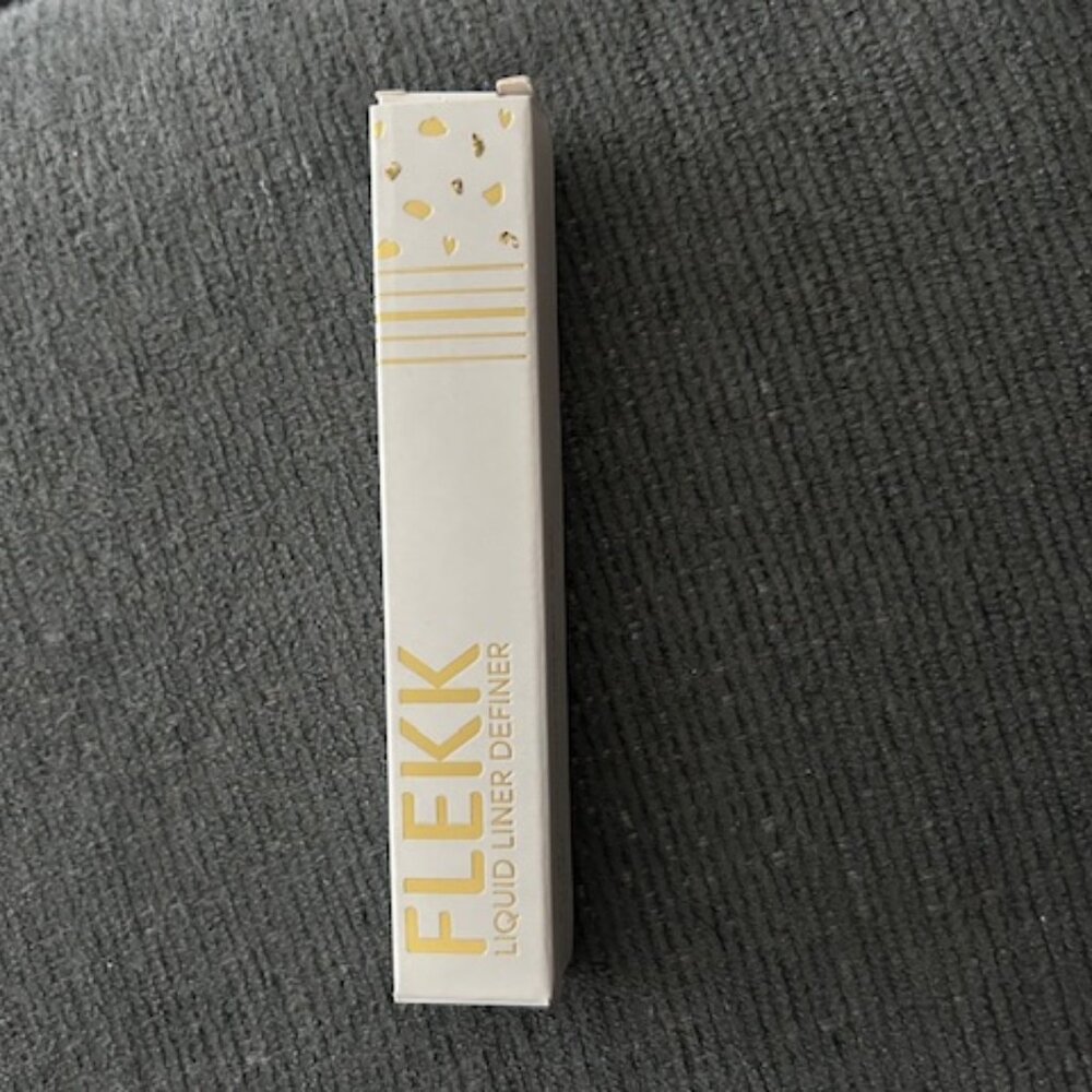 Flekk Liquid Liner Definer - NWT